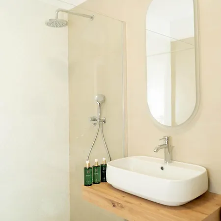 Bloom Downtown 4*